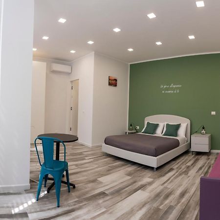 לינה וארוחת בוקר נאפולי Fara'S House מראה חיצוני תמונה